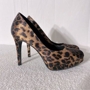 Fioni Animal Print Round Loe Low Platform Pumps Heels 7.5